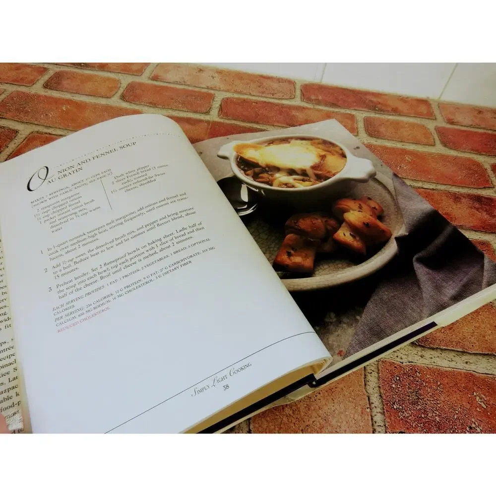 Weight Watchers Simply Light Cooking 250 WW Healthy Recipes 1992 HCDJ Cookbook